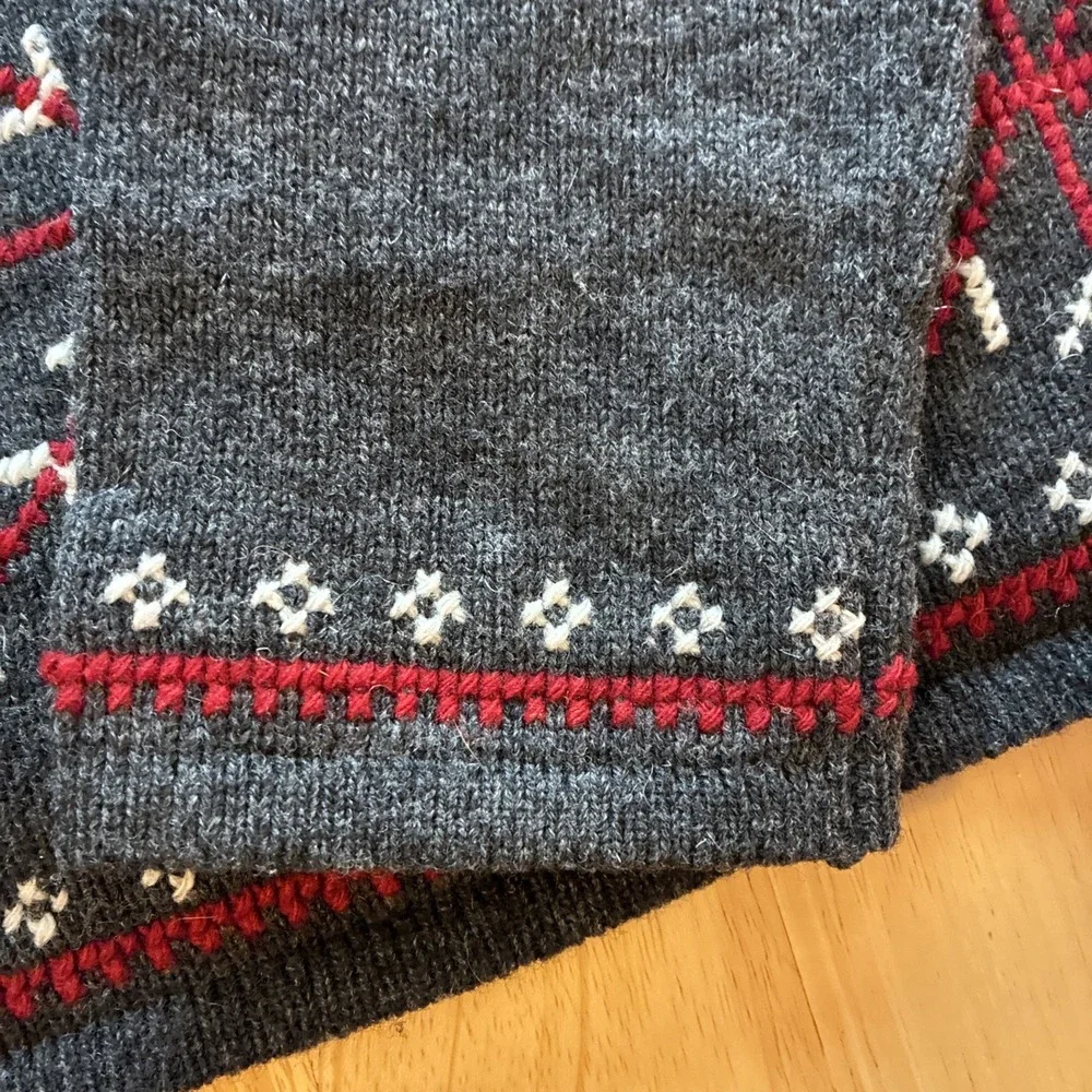 Field Gear  100% Lambs Wool Snowflake Sweater Size Large Women's